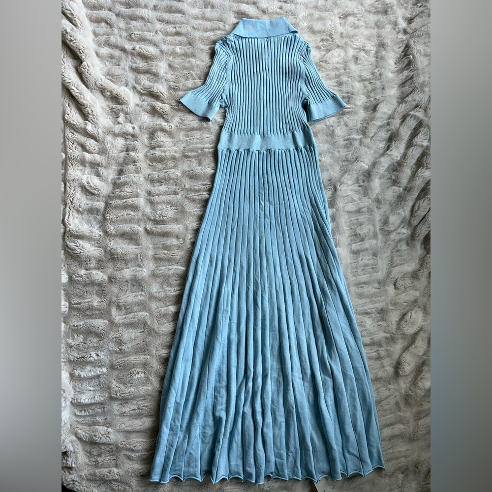 Elegant Blue Ribbed Maxi Dress - Picture 5 of 7